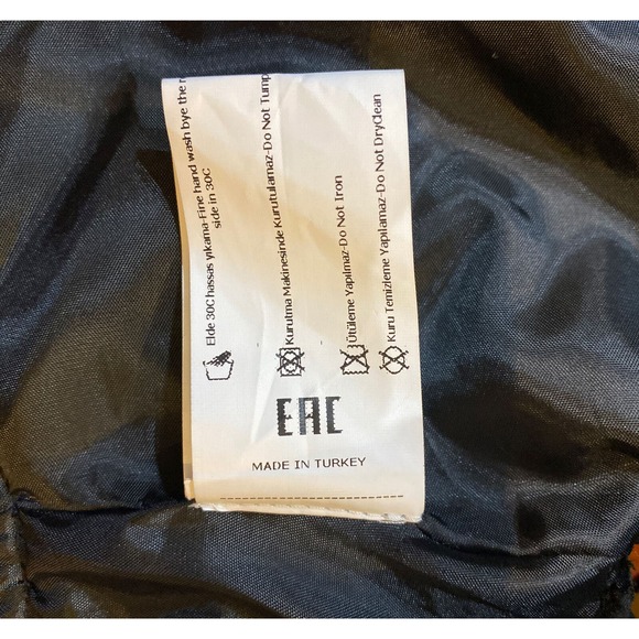 Nocturne Black Vest - Picture 10 of 11